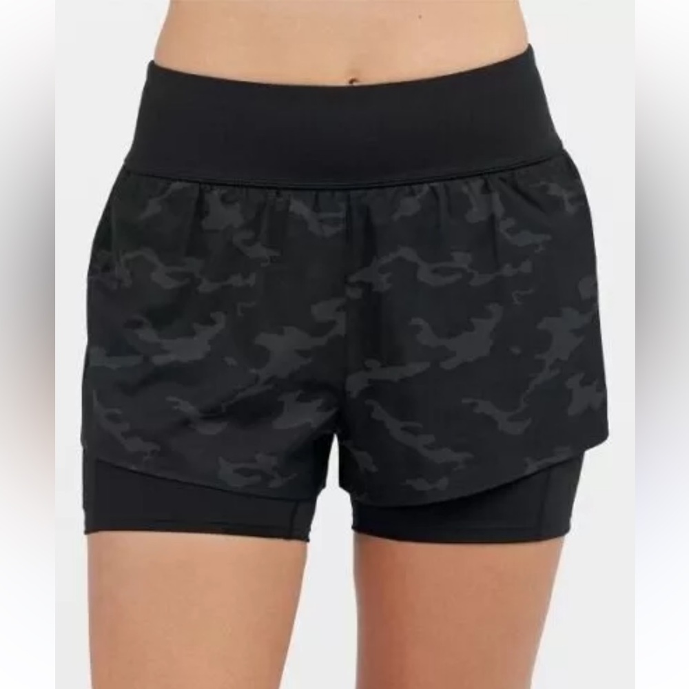 NWOT Spanx Get Moving Camo Shorts
